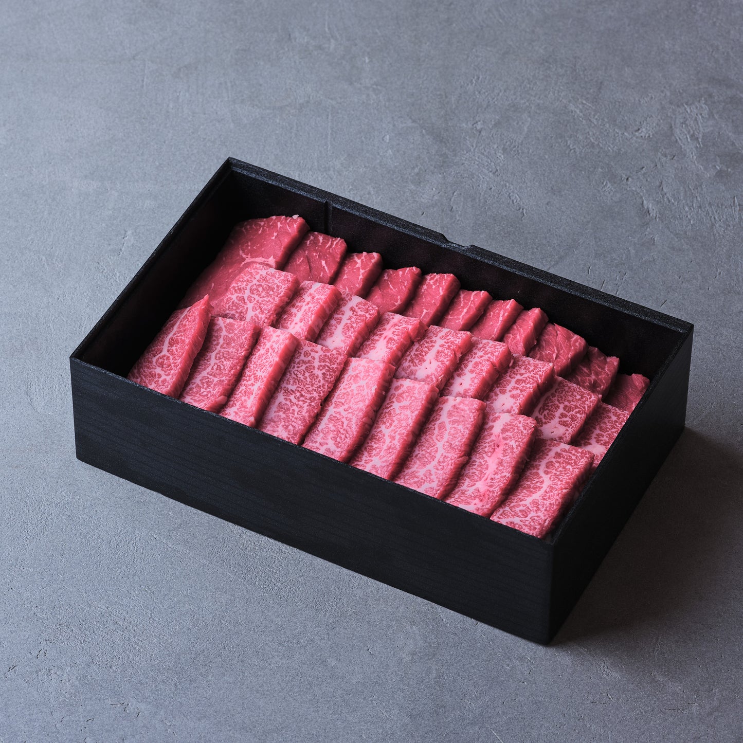 焼肉用セットA:国産黒毛和牛(モモ・バラカルビ)【折詰】合計600g