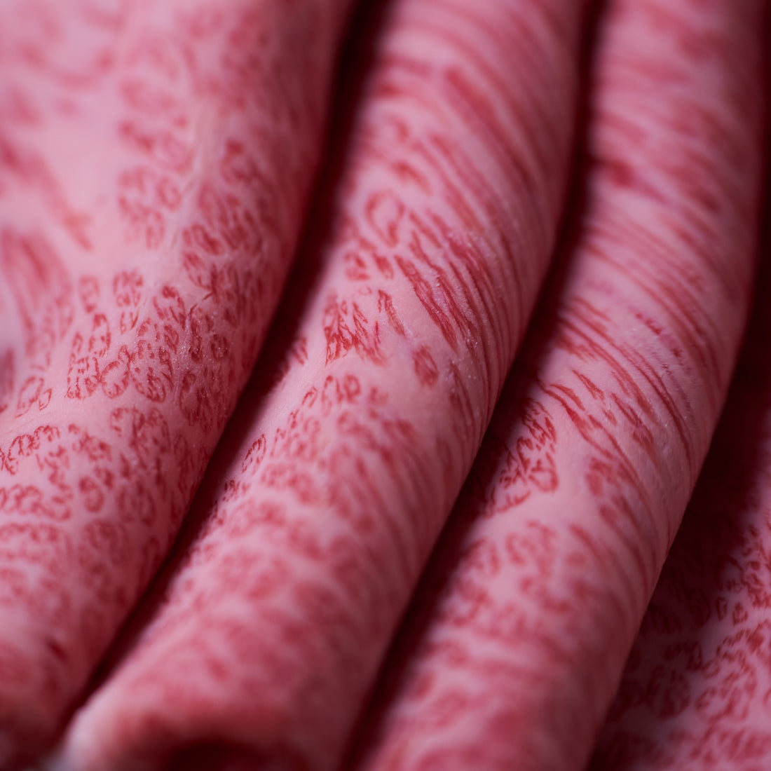 すき焼用:国産黒毛和牛(肩ロース)日山の割り下付き【折詰】600g 4