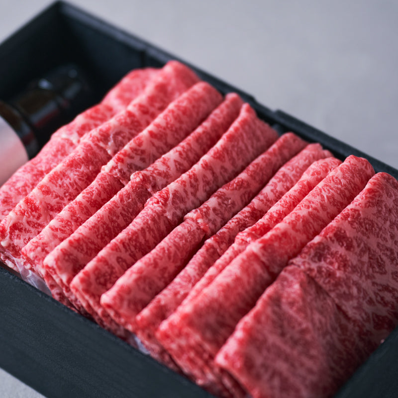 しゃぶしゃぶ用:国産黒毛和牛(モモ)日山のぽん酢付き【折詰】600g アップ
