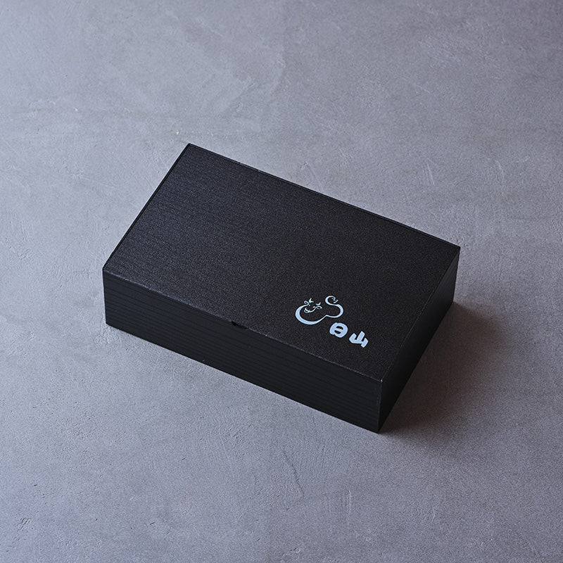 しゃぶしゃぶ用:国産豚(肩ロース)日山のごまだれ付き【折詰】600g折詰め