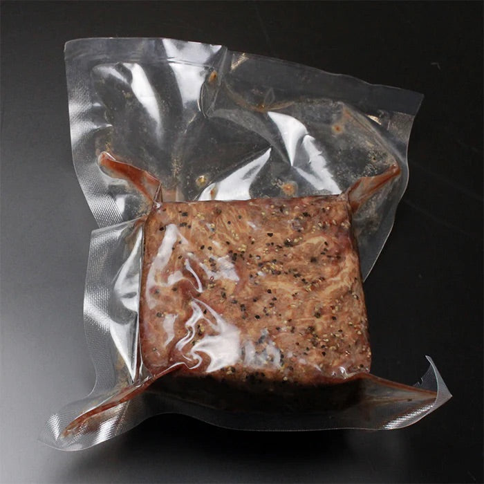 国産黒毛和牛：ローストビーフ300g×2個セット【折詰】中身