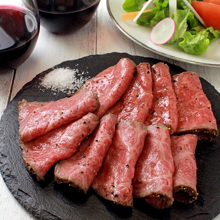 国産黒毛和牛：ローストビーフ300g×2個セット【折詰】調理イメージ３